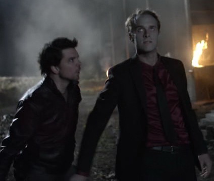 Название: Вампир трогает там человека.jpg
Просмотры: 2336
Размер: 28.5 Кб