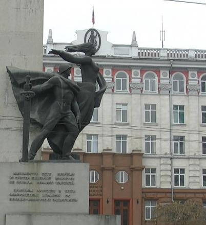 Нажмите на изображение для увеличения
Название: Памятник воинам освободителям в Кишиневе.jpg
Просмотры: 761
Размер: 47.7 Кб
ID: 14541