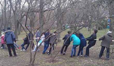 Нажмите на изображение для увеличения
Название: Перетягивание каната на Масленицу.jpg
Просмотры: 433
Размер: 140.4 Кб
ID: 18063