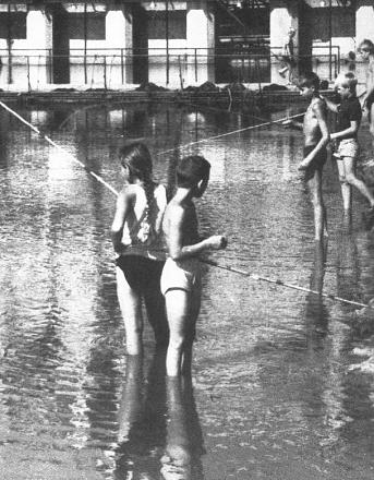 Нажмите на изображение для увеличения
Название: Рыбалка в 1965 году.jpg
Просмотры: 1278
Размер: 87.8 Кб
ID: 18403