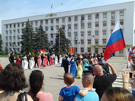 Нажмите на изображение для увеличения
Название: Бендеры-променад_2.jpg
Просмотры: 763
Размер: 136.0 Кб
ID: 19013
