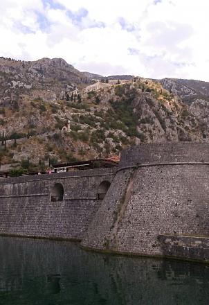 Нажмите на изображение для увеличения
Название: Крепость у воды в Черногории.jpg
Просмотры: 489
Размер: 91.3 Кб
ID: 19468