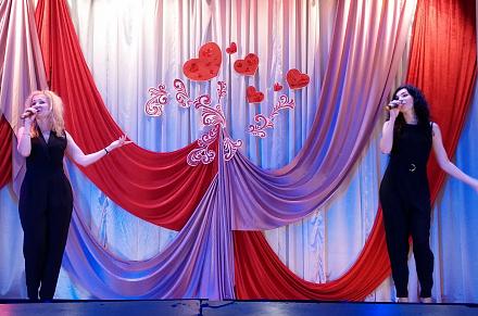 Нажмите на изображение для увеличения
Название: Блондинка и брюнетка поют.jpg
Просмотры: 594
Размер: 98.0 Кб
ID: 20892