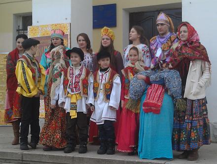 Нажмите на изображение для увеличения
Название: Русские национальные костюмы на Масленицу.jpg
Просмотры: 575
Размер: 109.0 Кб
ID: 20922