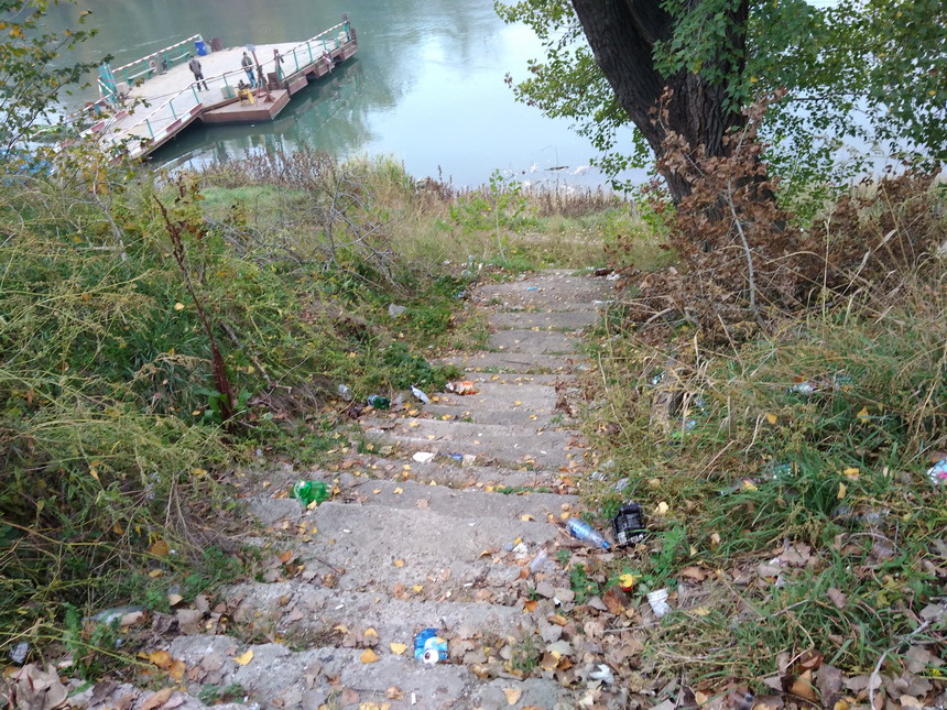 Название: Мусор у парома.jpg
Просмотры: 870
Размер: 303.9 Кб