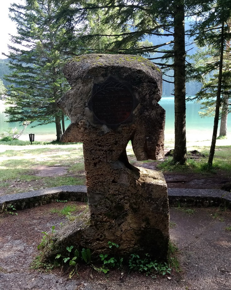 Название: Памятник.jpg
Просмотры: 1680
Размер: 347.4 Кб