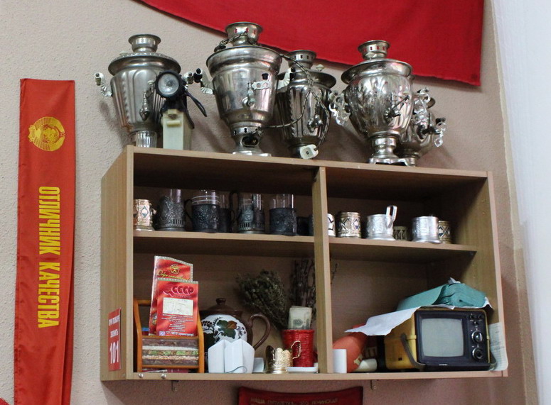 Название: Самовары и чашки.JPG
Просмотры: 1987
Размер: 152.6 Кб