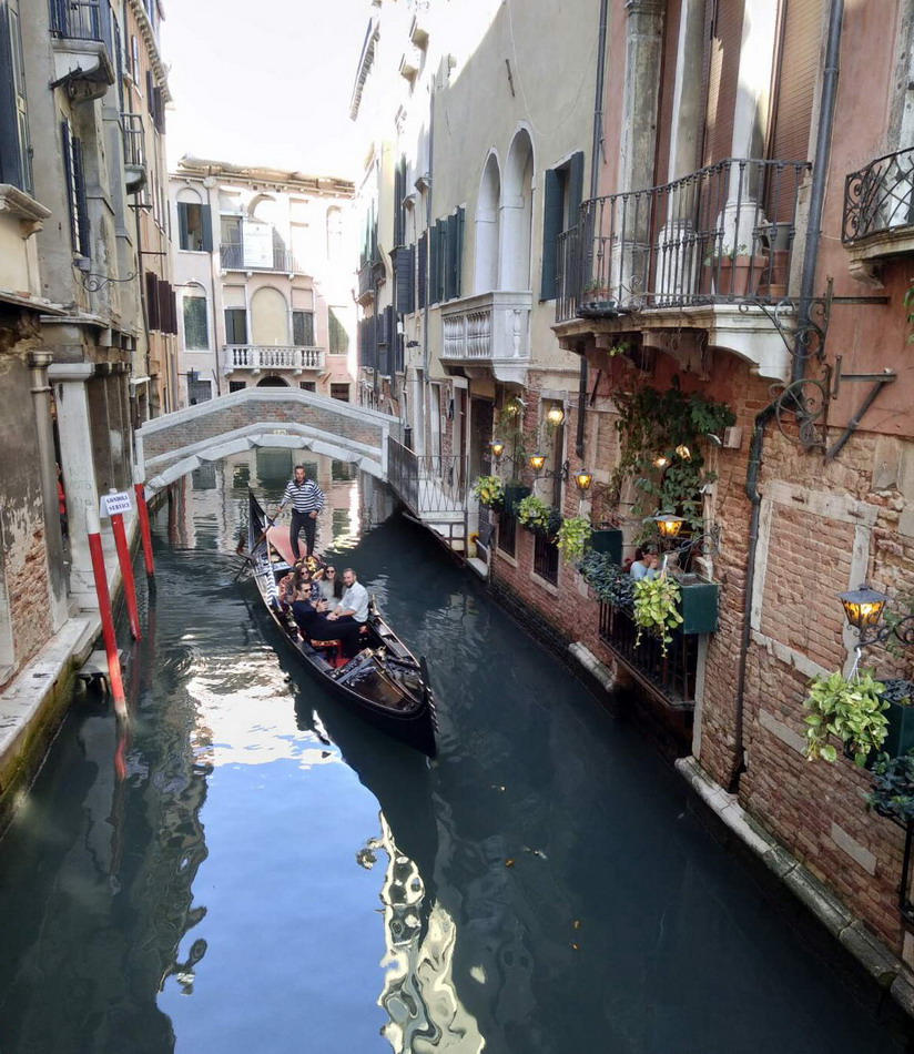 Название: Гондальера в Венеции.jpg
Просмотры: 5654
Размер: 256.5 Кб