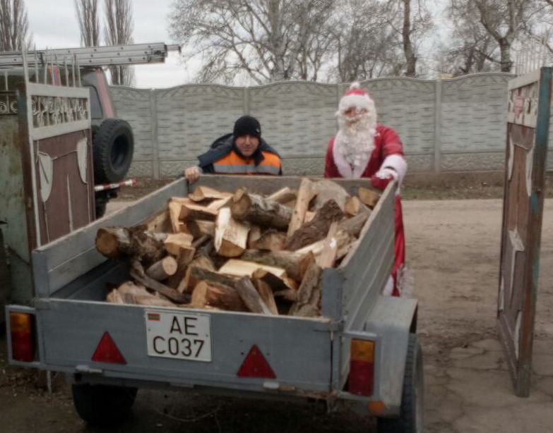 Название: Дед мороз и дрова.jpg
Просмотры: 816
Размер: 117.1 Кб