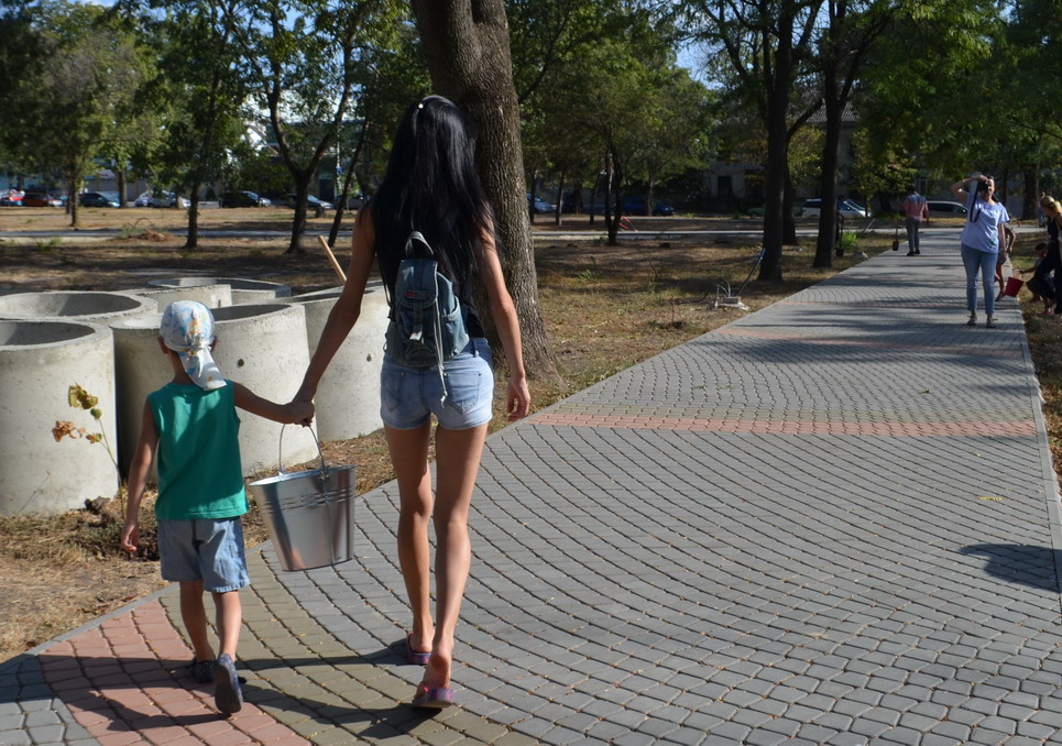 Название: 4 Мама и сын.JPG
Просмотры: 1590
Размер: 263.0 Кб