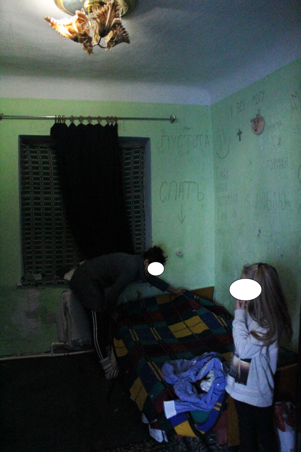 Название: Владимировка - многдетная семья 1. Спальня на двоих.JPG
Просмотры: 787
Размер: 205.2 Кб
