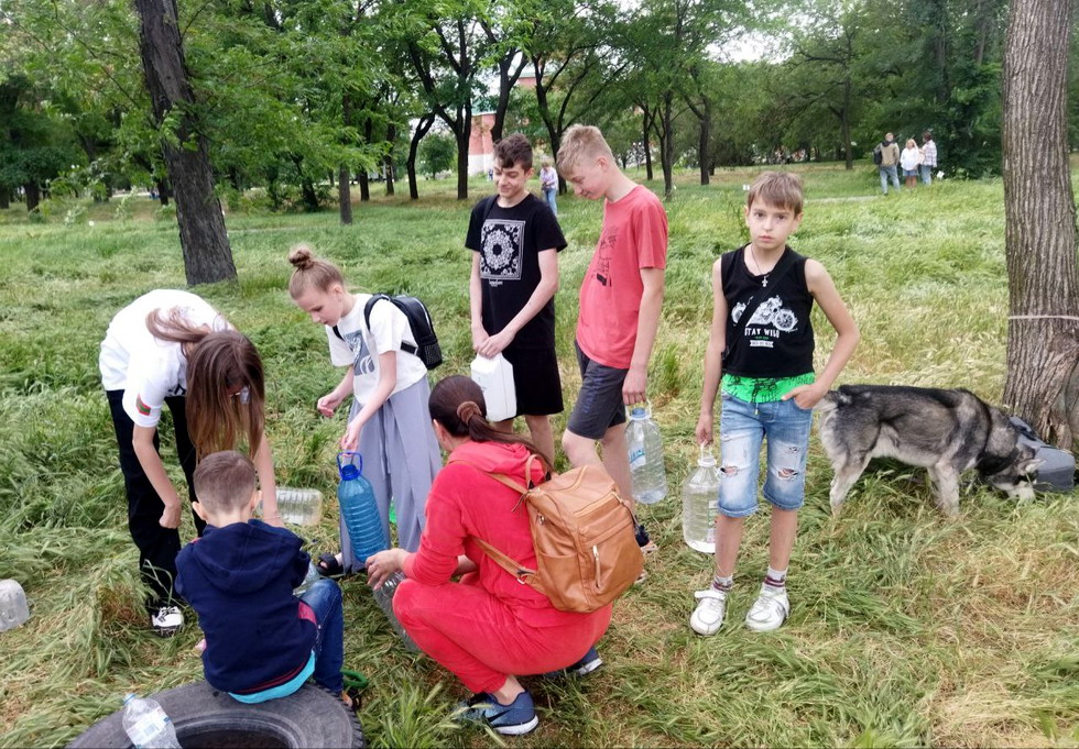 Название: 2024-05-27 Полей меня в парке Покровском.jpg
Просмотры: 1654
Размер: 301.6 Кб