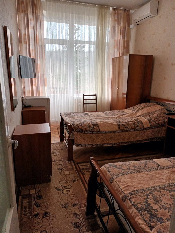 Название: 6. Комната в санаторий Днестр в Каменке.jpg
Просмотры: 370
Размер: 201.7 Кб