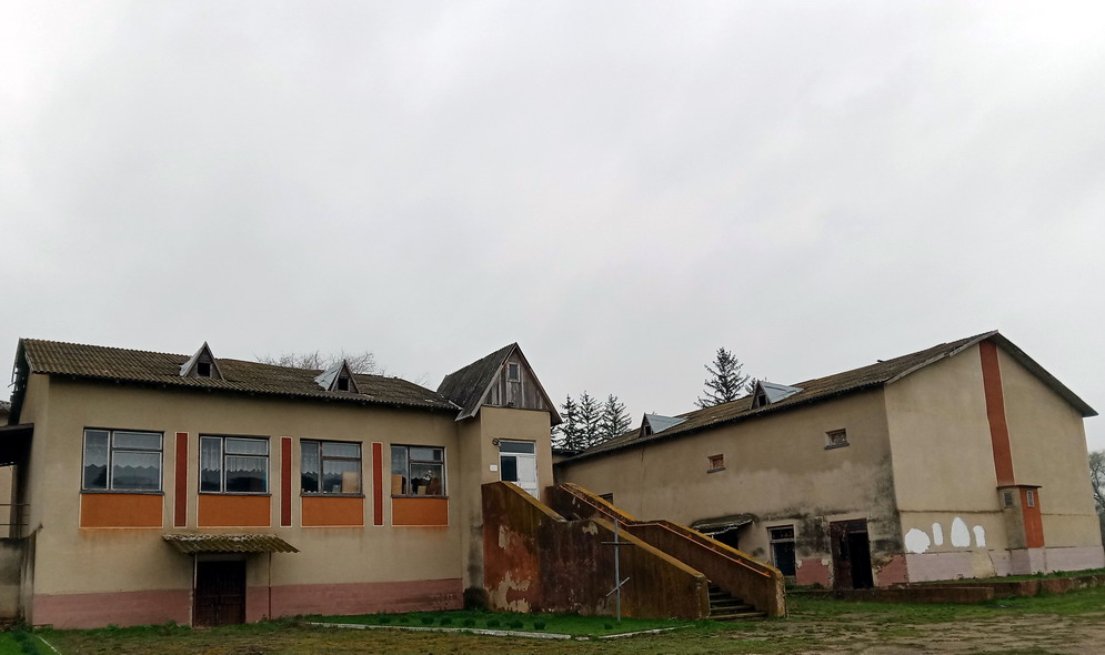 Название: Заброшенные здания в селе Выхватинцы.jpg
Просмотры: 306
Размер: 111.5 Кб