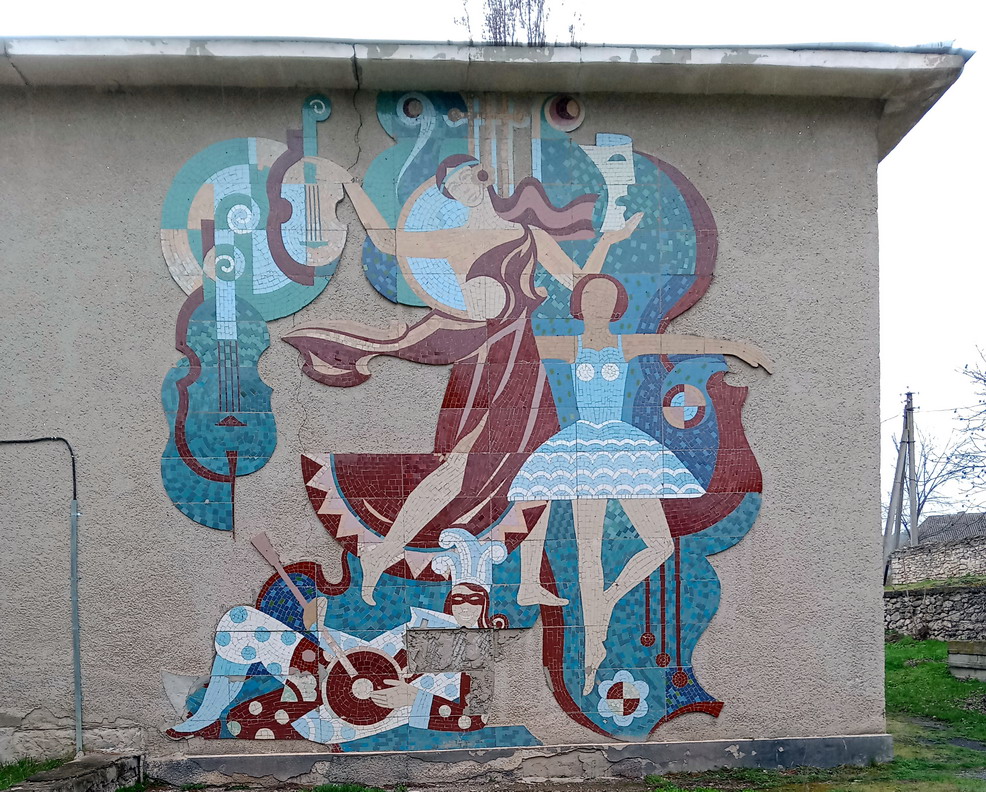 Название: Мозаика на доме культуры в селе Выхватинцы.jpg
Просмотры: 286
Размер: 336.5 Кб