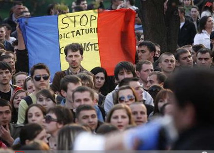 : Moldova_protest_miting.jpg
: 535

: 58.2 