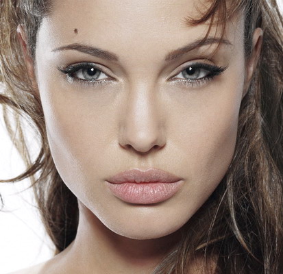 : angelina_jolie.jpg
: 3305

: 50.0 