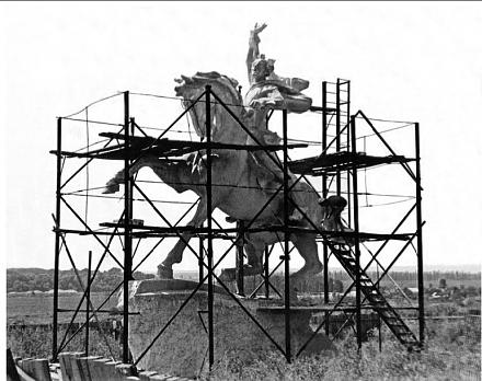 Нажмите на изображение для увеличения
Название: Памятник Суворову в Тирасполе. 1979 год..jpg
Просмотры: 1311
Размер: 109.7 Кб
ID: 12957