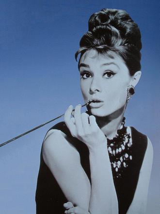     
: Audrey Hepburn3.jpg
: 506
:	62.8 
ID:	17436