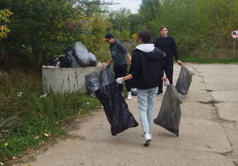 Название: Девушка волонтер с мусором.jpg
Просмотры: 806
Размер: 144.3 Кб