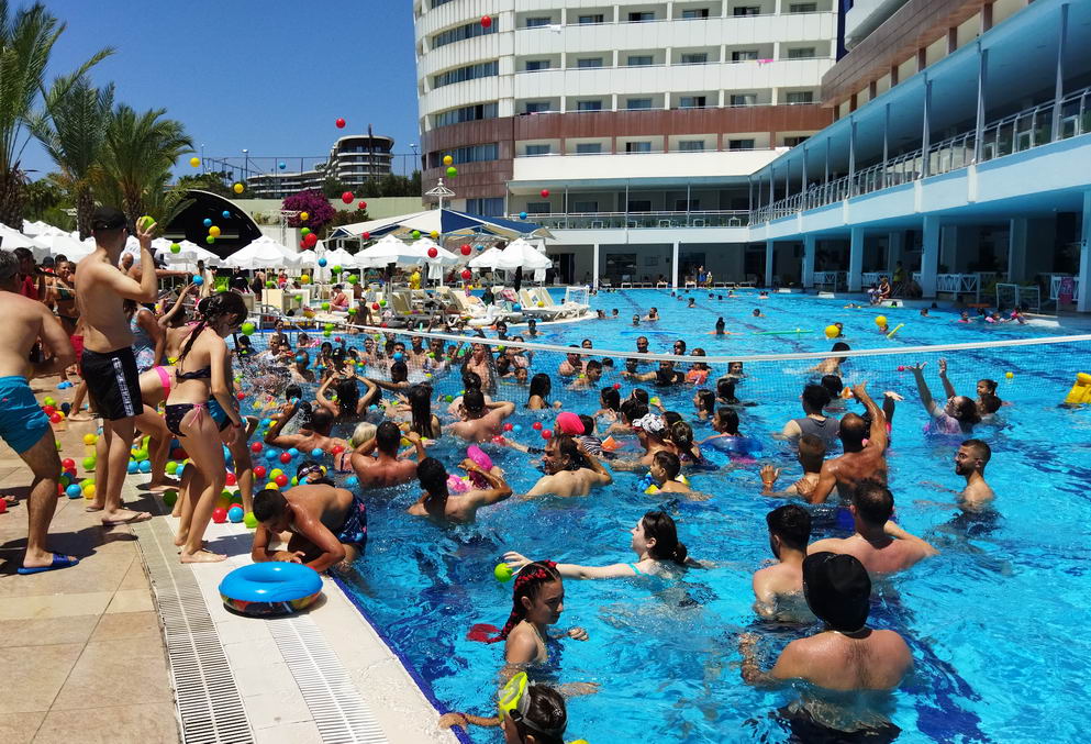 Название: Игры в бассейне в Турции.jpg
Просмотры: 386

Размер: 201.6 Кб
