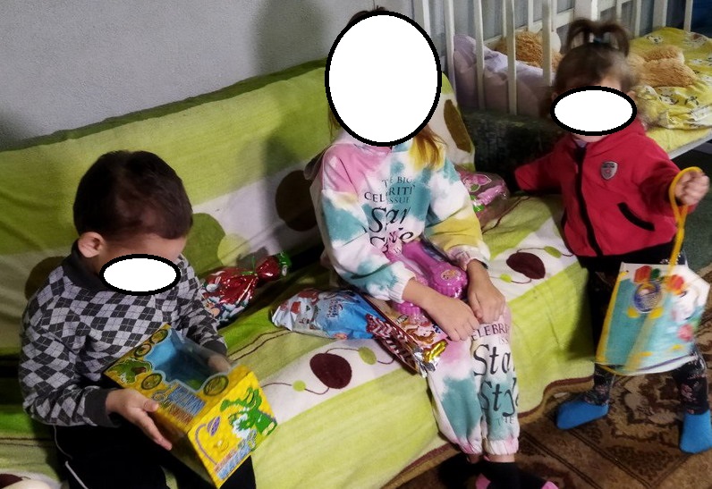 Название: 18_Терновка_Вручение подарков.jpg
Просмотры: 1178
Размер: 161.0 Кб