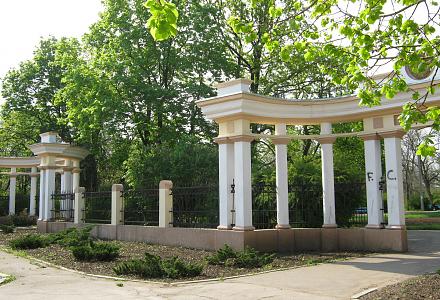 Нажмите на изображение для увеличения
Название: Старый парк - ворота.jpg
Просмотры: 1725
Размер: 168.9 Кб
ID: 17192