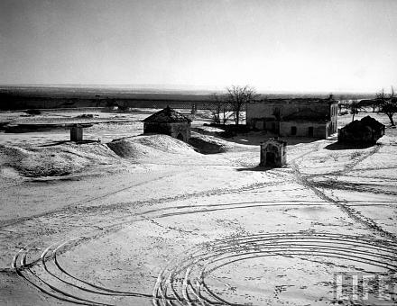     
: Old fort of Tighina on the Bessarabian_February 1940_2.jpg
: 762
:	211.5 
ID:	6178