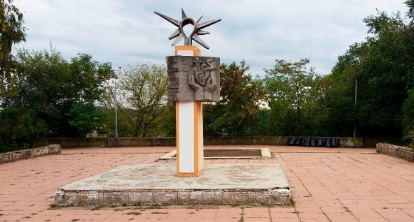 Название: Памятник лампочке в Тирасполе.jpg
Просмотры: 1007

Размер: 74.2 Кб