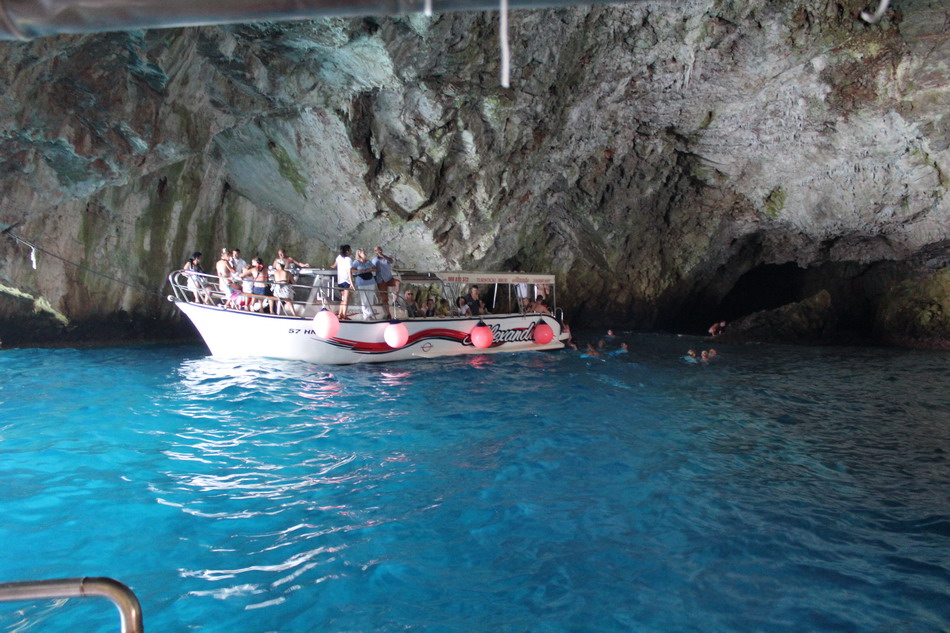 Название: Голубая пещера в Черногории.JPG
Просмотры: 1208

Размер: 218.0 Кб