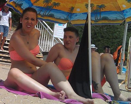 Нажмите на изображение для увеличения
Название: Девушка и девушка на пляже 2.jpg
Просмотры: 840
Размер: 108.3 Кб
ID: 19043