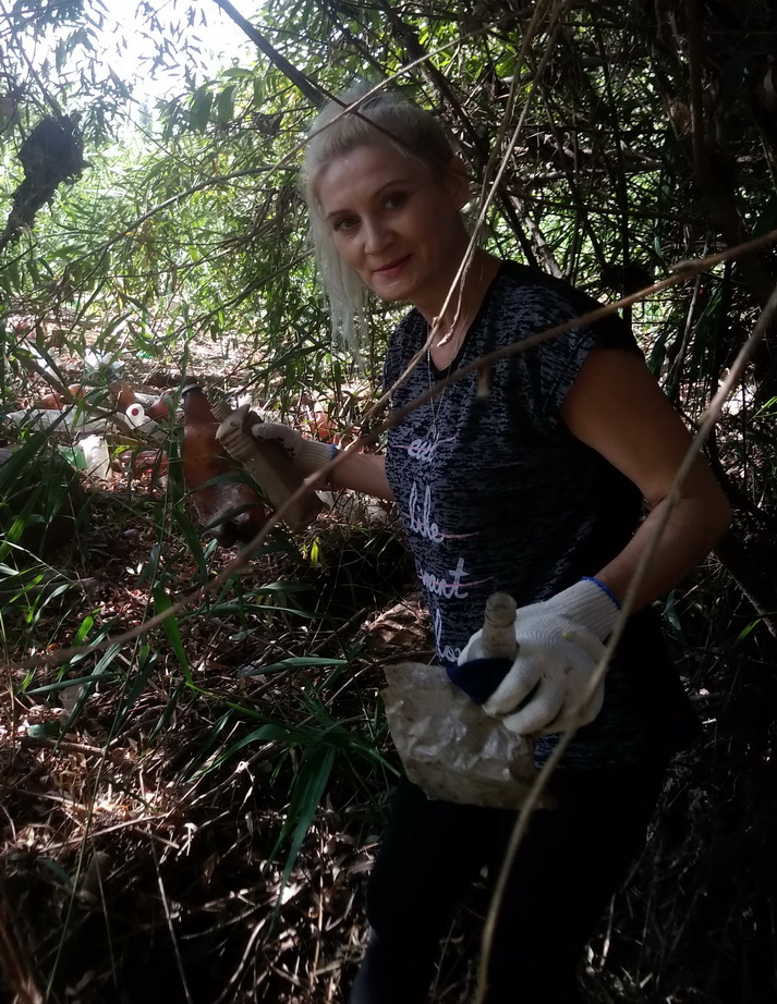 Название: Девушка убирает мусор на Днестре.jpg
Просмотры: 2726
Размер: 317.9 Кб