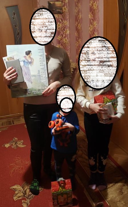 Название: Карагаш Юля - подарок от ДМ вручение.jpg
Просмотры: 538
Размер: 107.0 Кб