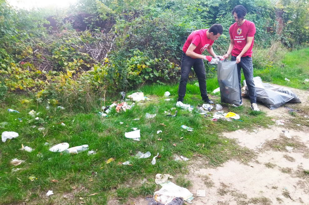 Название: Парни убирают мусор на Днестре.jpg
Просмотры: 927
Размер: 209.4 Кб