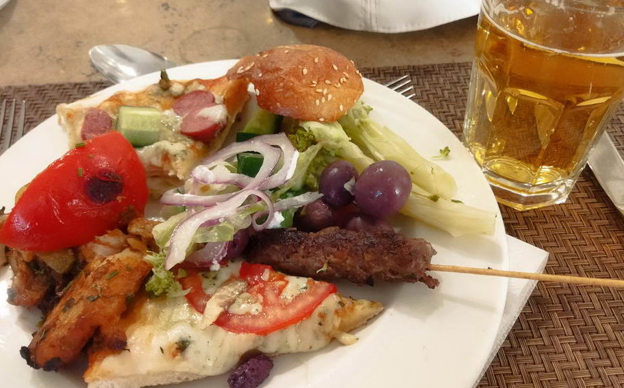 Название: Обед в отеле Корел Сеа.jpg
Просмотры: 879
Размер: 105.3 Кб