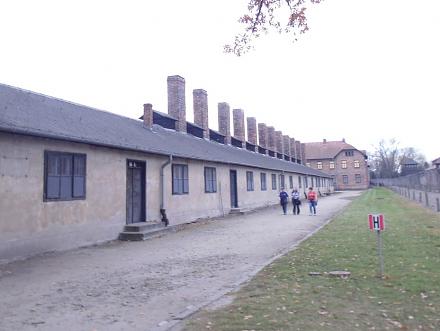 Нажмите на изображение для увеличения
Название: Здание для сжигания людей - Освенцим.jpg
Просмотры: 1275
Размер: 111.2 Кб
ID: 19731