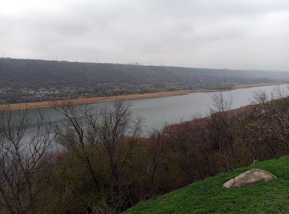 Название: Вид на Днестр в Выхватинцы.jpg
Просмотры: 238
Размер: 212.6 Кб