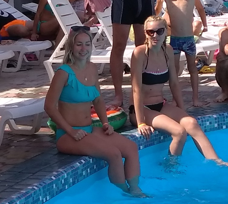 Название: Красивые девушки у бассейна.jpg
Просмотры: 2895
Размер: 153.6 Кб