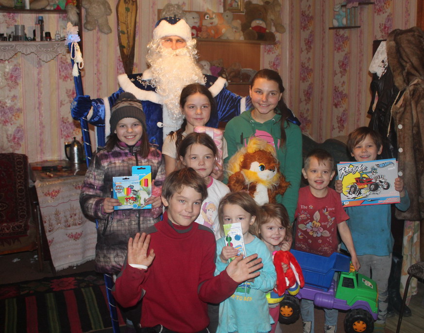 Название: Детмороз и дети в Слободзее.JPG
Просмотры: 816
Размер: 203.4 Кб