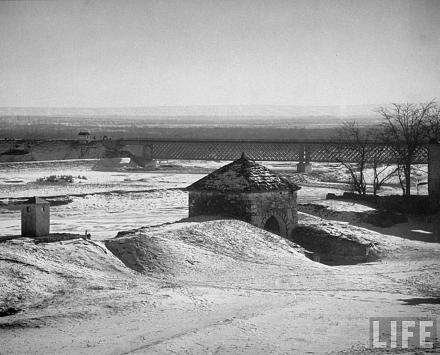     
: Old fort of Tighina on the Bessarabian_February 1940_1.jpg
: 850
:	175.8 
ID:	6177