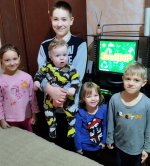 РљРѕРјРїСЊСЋС‚РµСЂ РІ СЃРµРјСЊСЋ СЃ 5 РґРµС‚СЊРјРё РІ РЎСѓРєР»РµРµ.jpg