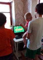 112_Бендеры_4детей_Компьютер_Подарок.jpg